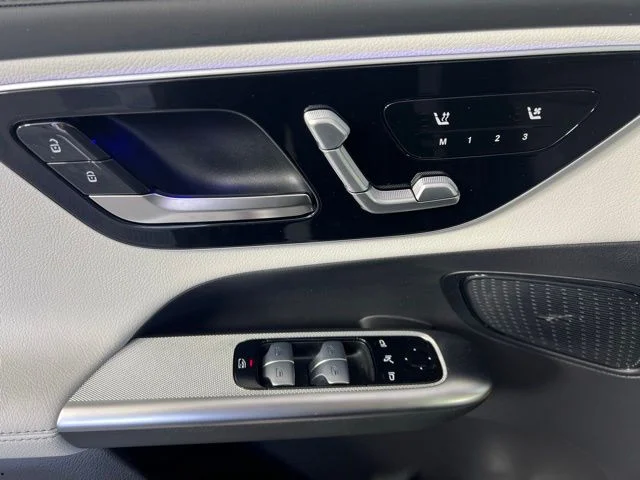 New 2026 Graphite Grey Metallic Mercedes-Benz GLC 300 image 18