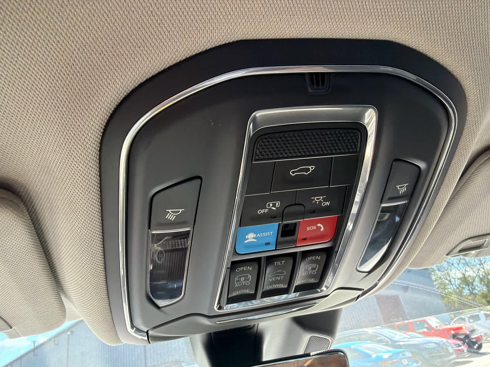 Used 2023 Silver Zynith Jeep Limited image 36