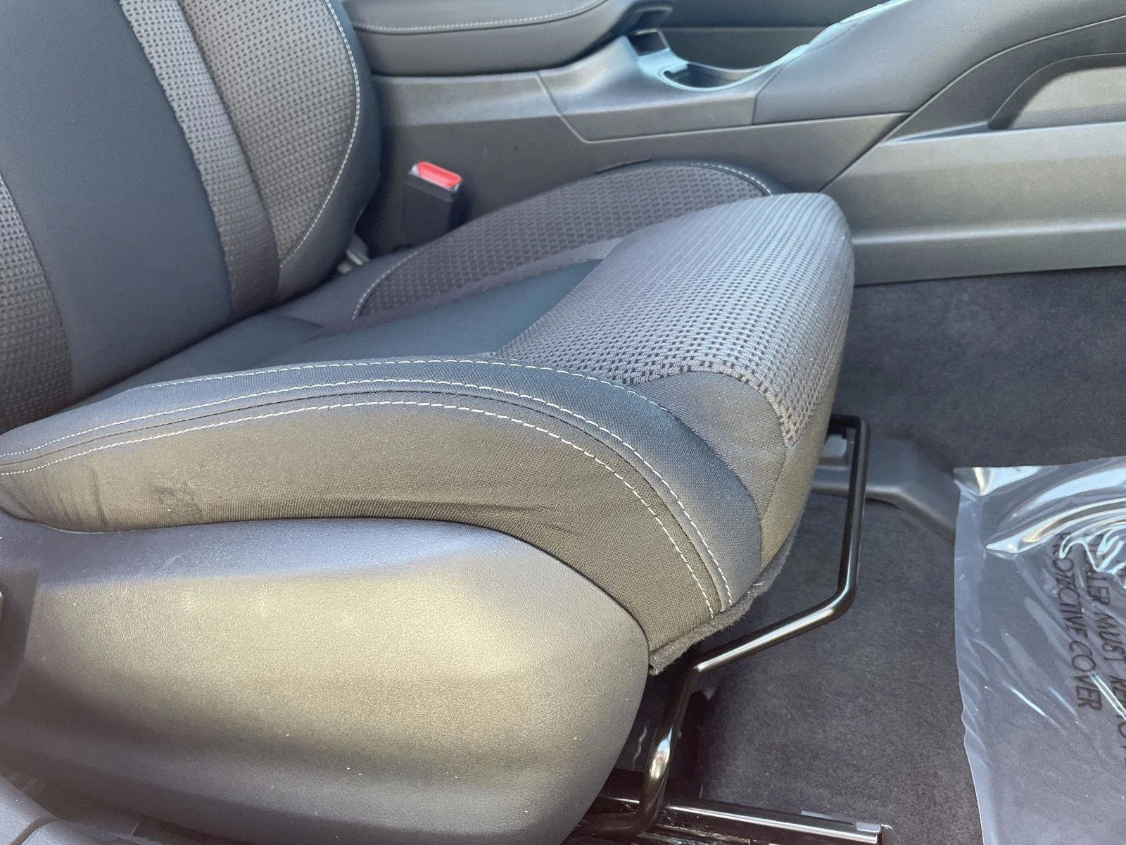 Used 2022 Crystal White Pearl Subaru Premium image 3