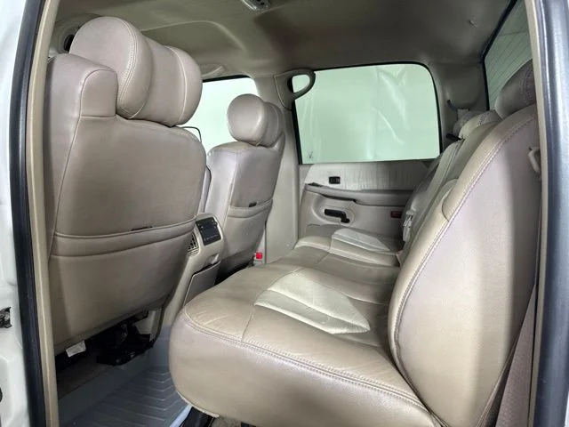 Used 2006 Olympic White GMC SLE2 image 12