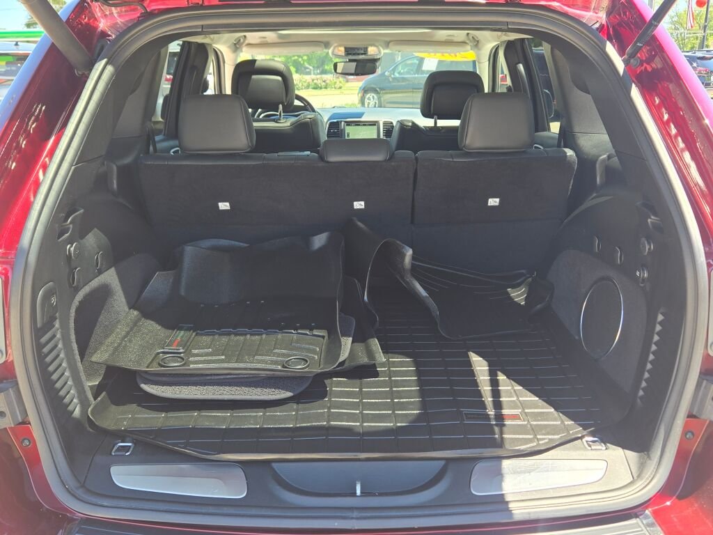 Used 2018 Red Jeep Summit image 15