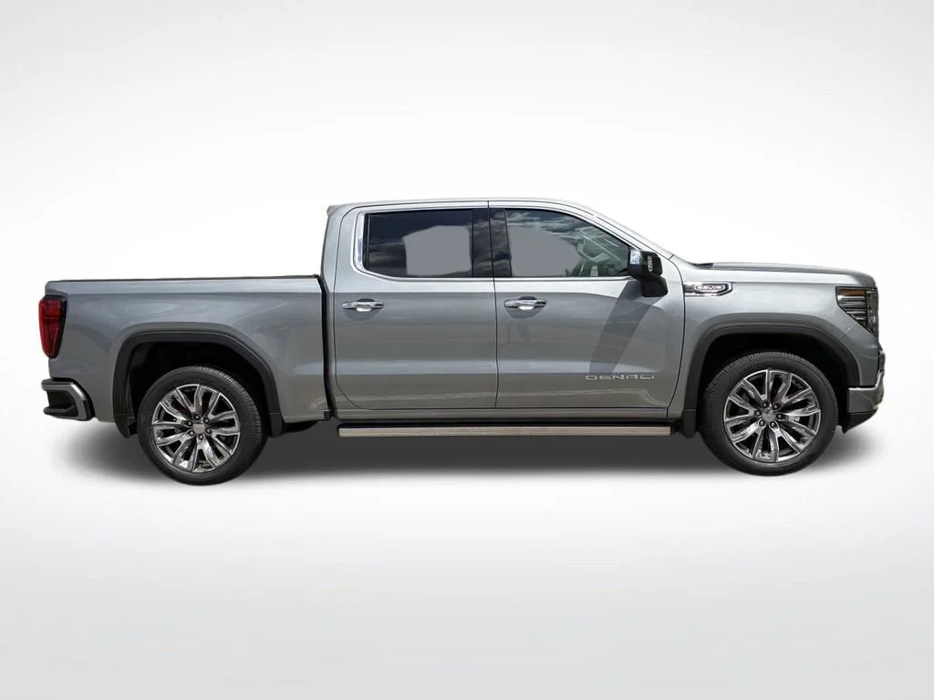 Used 2023 Silver GMC Denali image 5