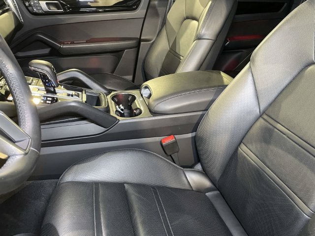 Used 2023 Silver Porsche S image 5