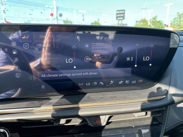 New 2026 Quartz Blue Metallic Buick Avenir image 19