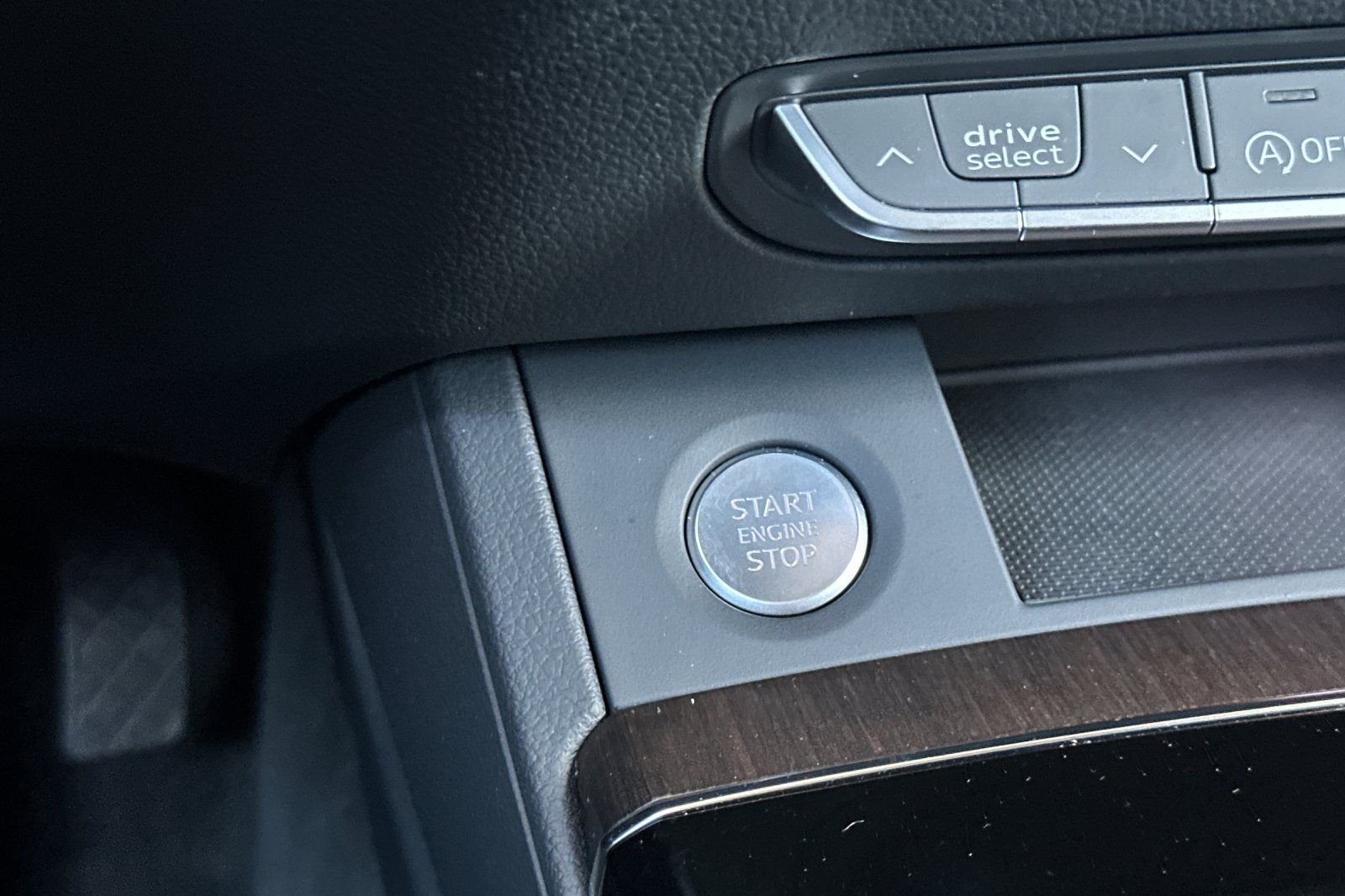 Used 2025  Audi 45 S line Premium image 24