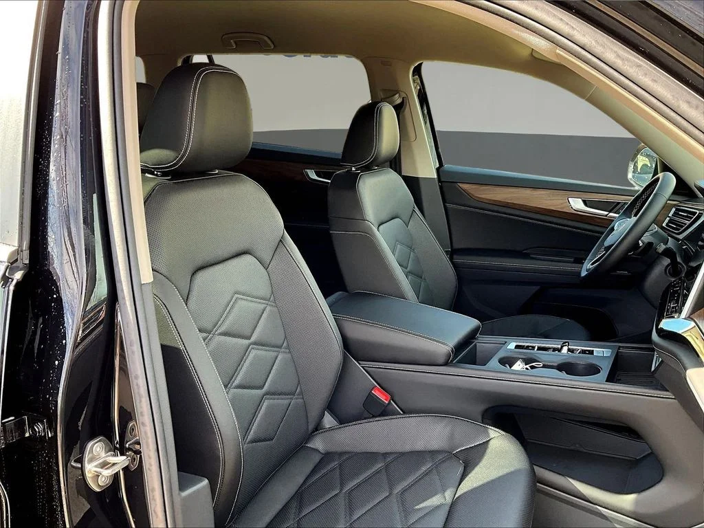 New 2026 Deep Black Pearl Volkswagen 2.0T SE image 11