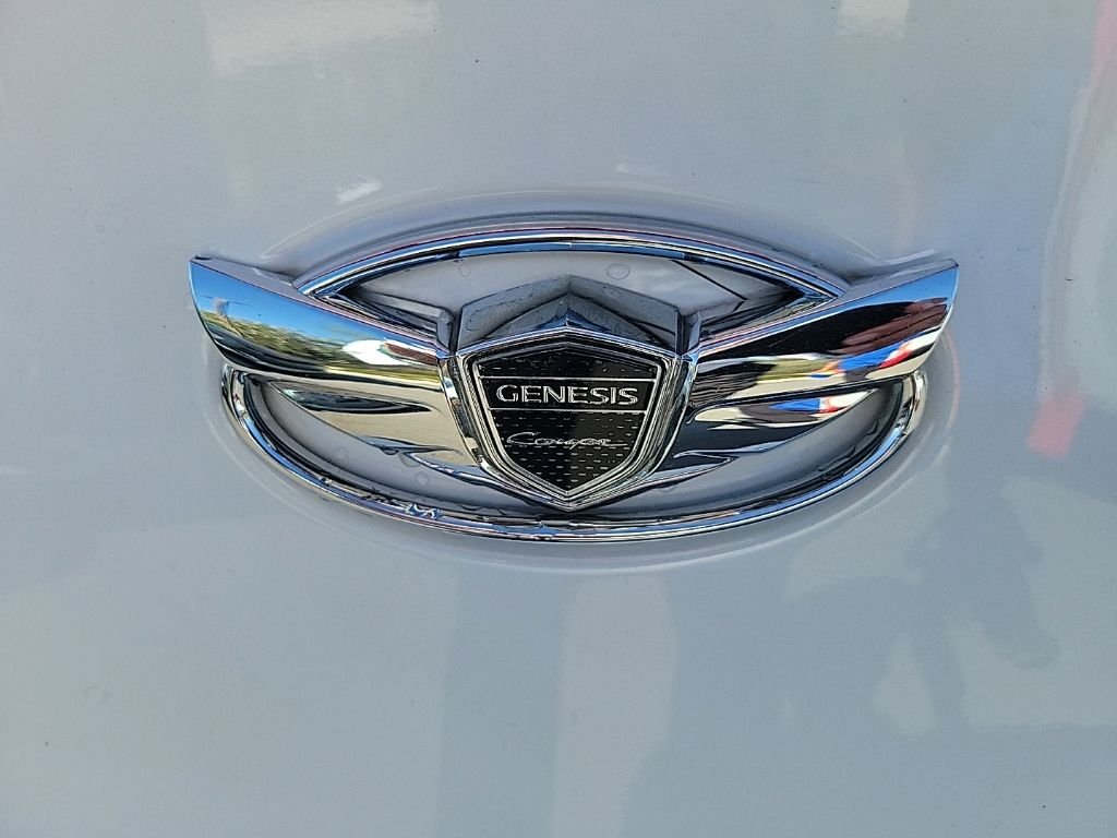 Used 2014 White Hyundai 3.8 Ultimate image 7