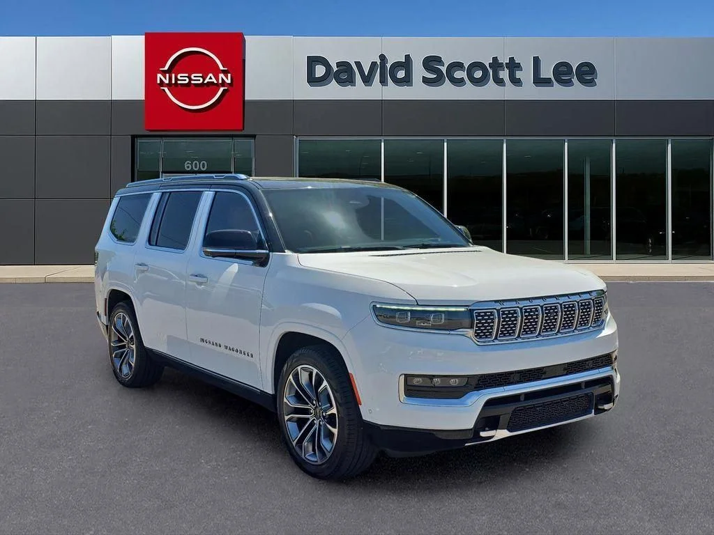 Used 2024 White Jeep Series III image 3