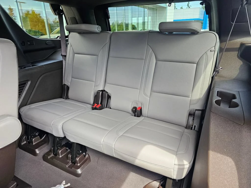 Used 2025 Downpour Metallic GMC Elevation image 18