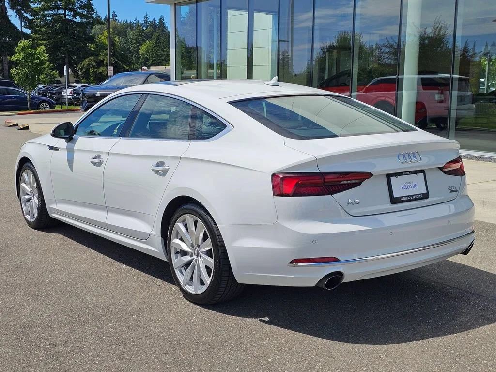 Used 2018  Audi Premium Plus image 3