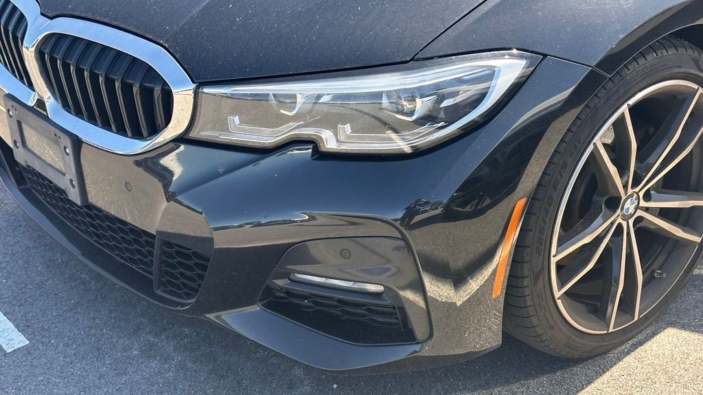 Used 2022 Black Sapphire Metallic BMW 330i image 11