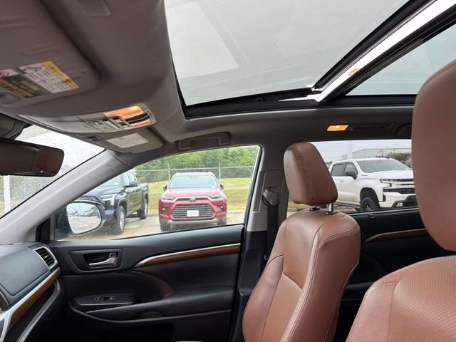 Used 2018 White Toyota Limited Platinum image 5