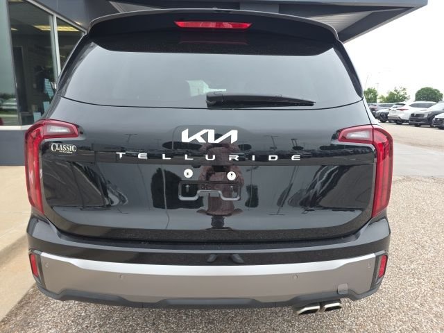 Used 2025 Black Kia S image 4