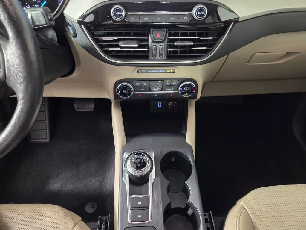 Used 2020 White Metallic Ford SEL image 13