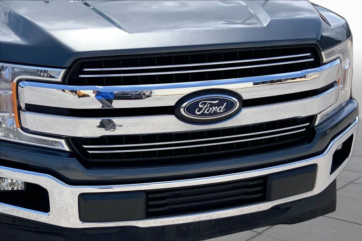 Certified Used 2019 Magnetic Metallic Ford LARIAT image 29