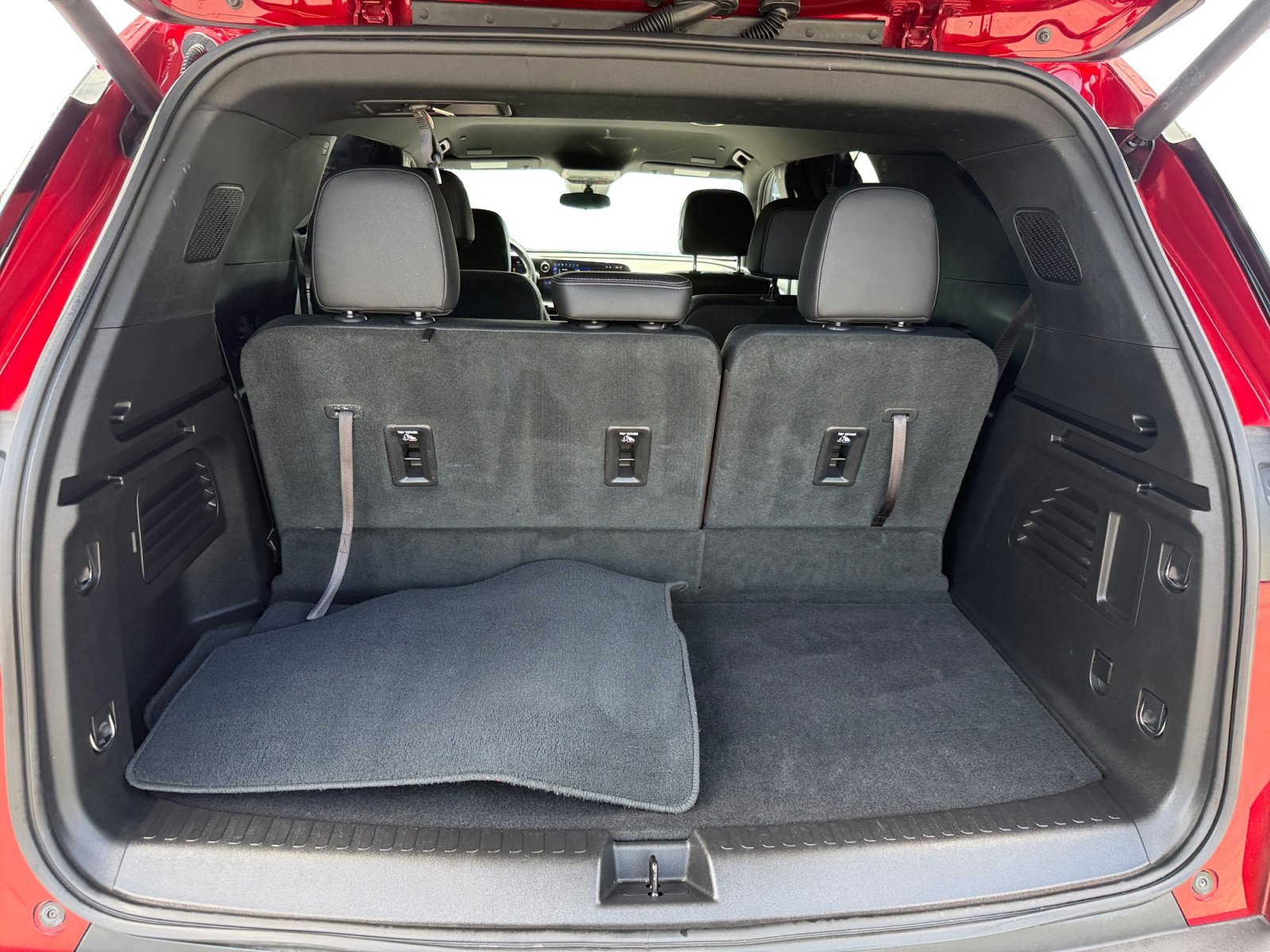 Used 2025 Radiant Red Chevrolet LT image 17