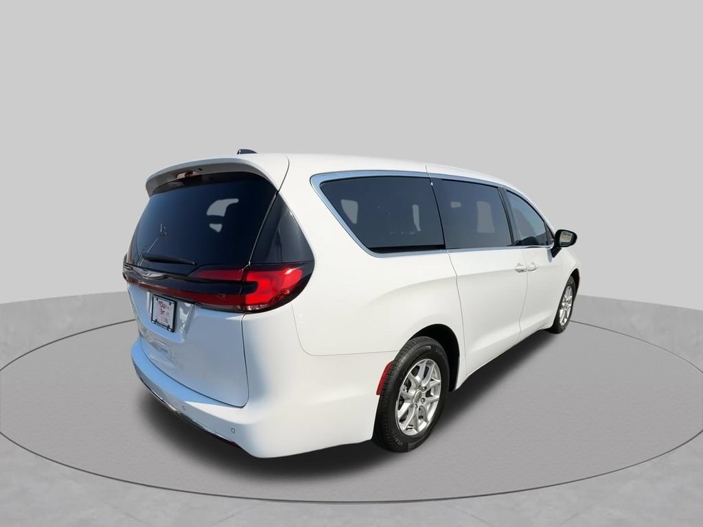Used 2024 White Chrysler Touring L image 10
