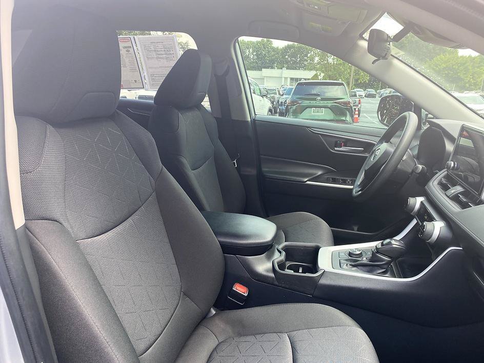 Used 2024 Silver Sky Metallic Toyota Hybrid XLE image 23