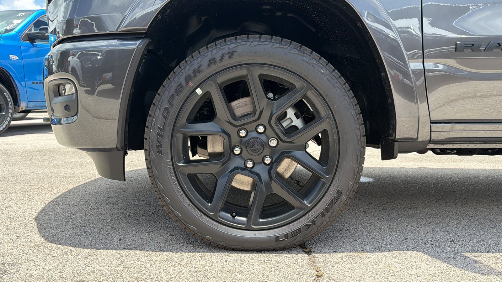 New 2026 Granite Crystal Metallic Clear-Coat Exterior Paint RAM Laramie image 25