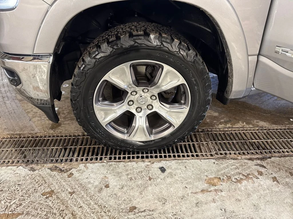 Used 2020 Silver Ram Laramie image 11