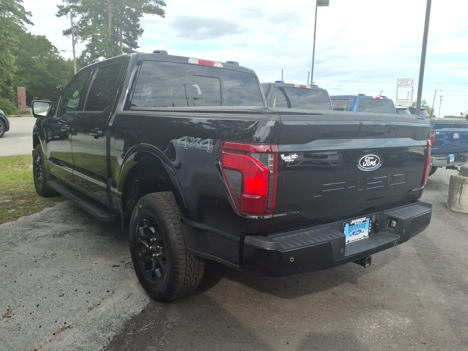 Used 2024 Black Metallic Ford XLT image 6