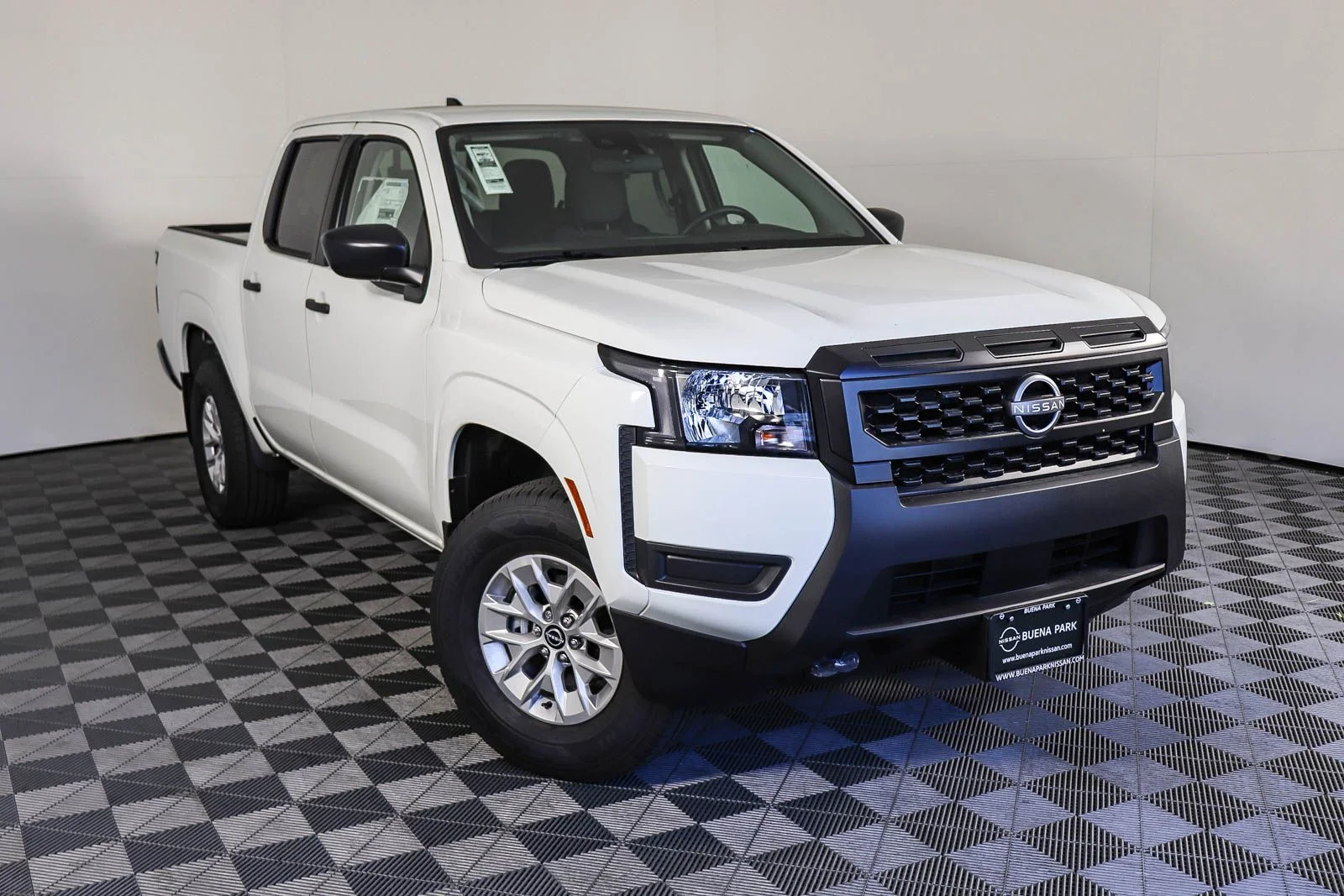 2025 Nissan Frontier S Crew Cab 4x4's photo