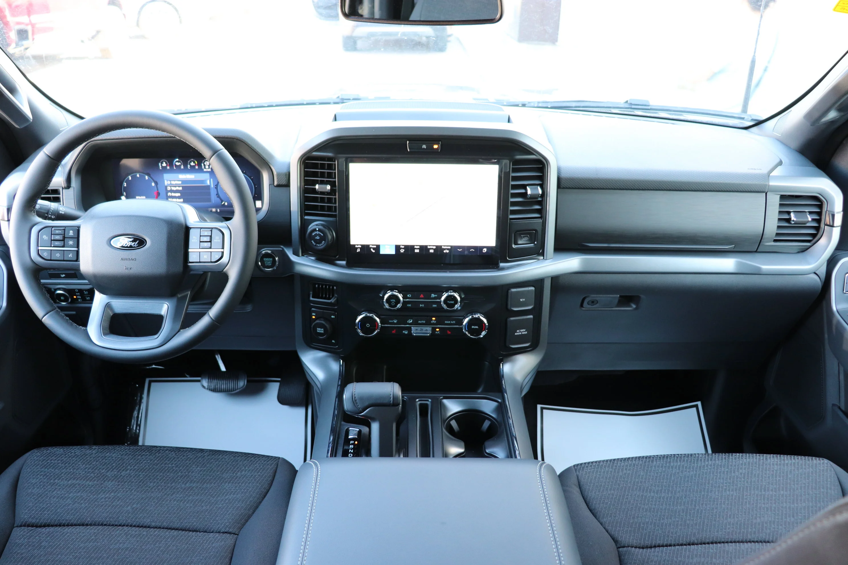 New 2026 AGATE BLACK METALLIC Ford XLT image 21