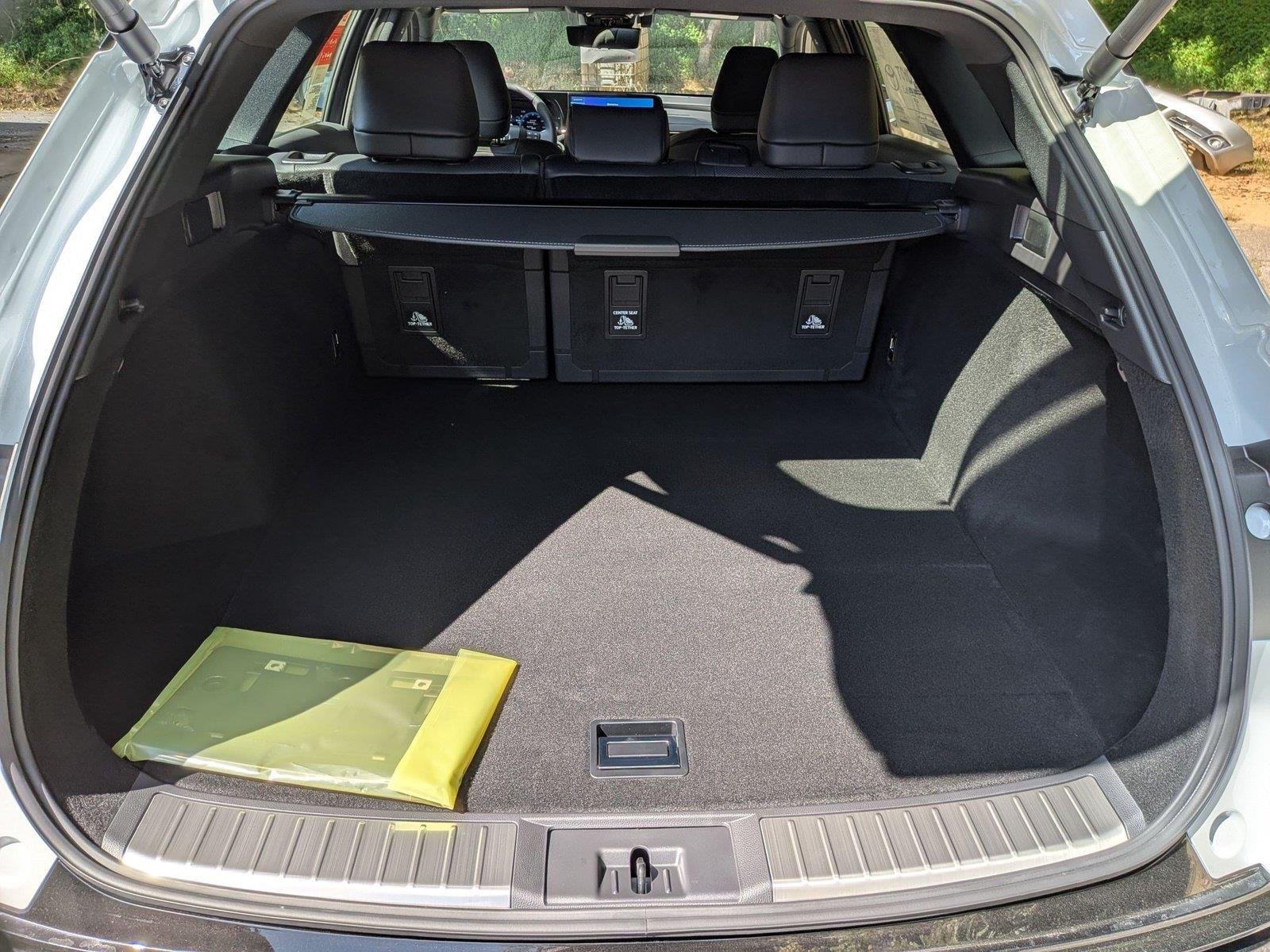 2025 Toyota Crown Signia Limited - Photo 31
