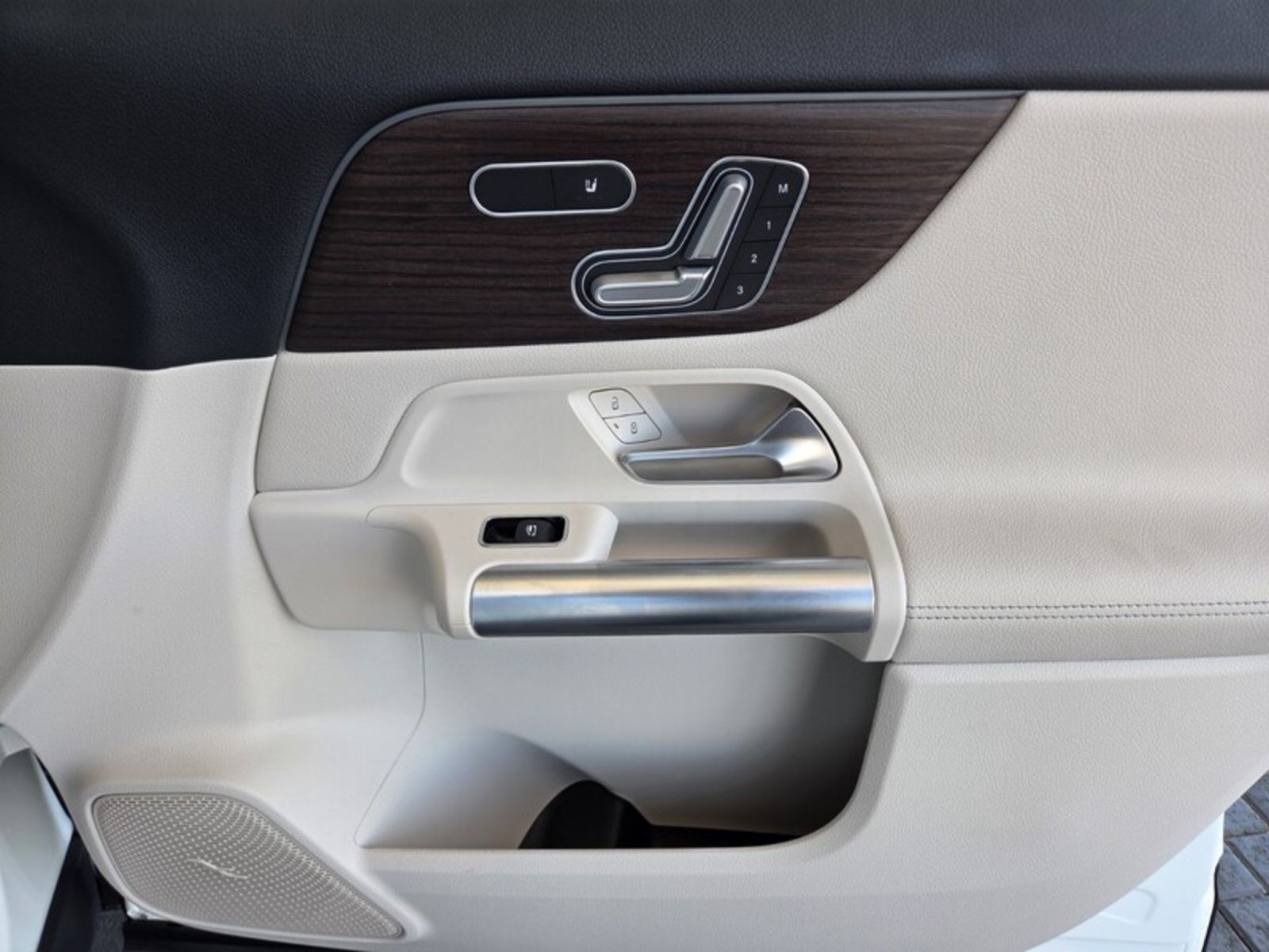 Certified Used 2026 Polar White Mercedes-Benz GLA 250 image 21