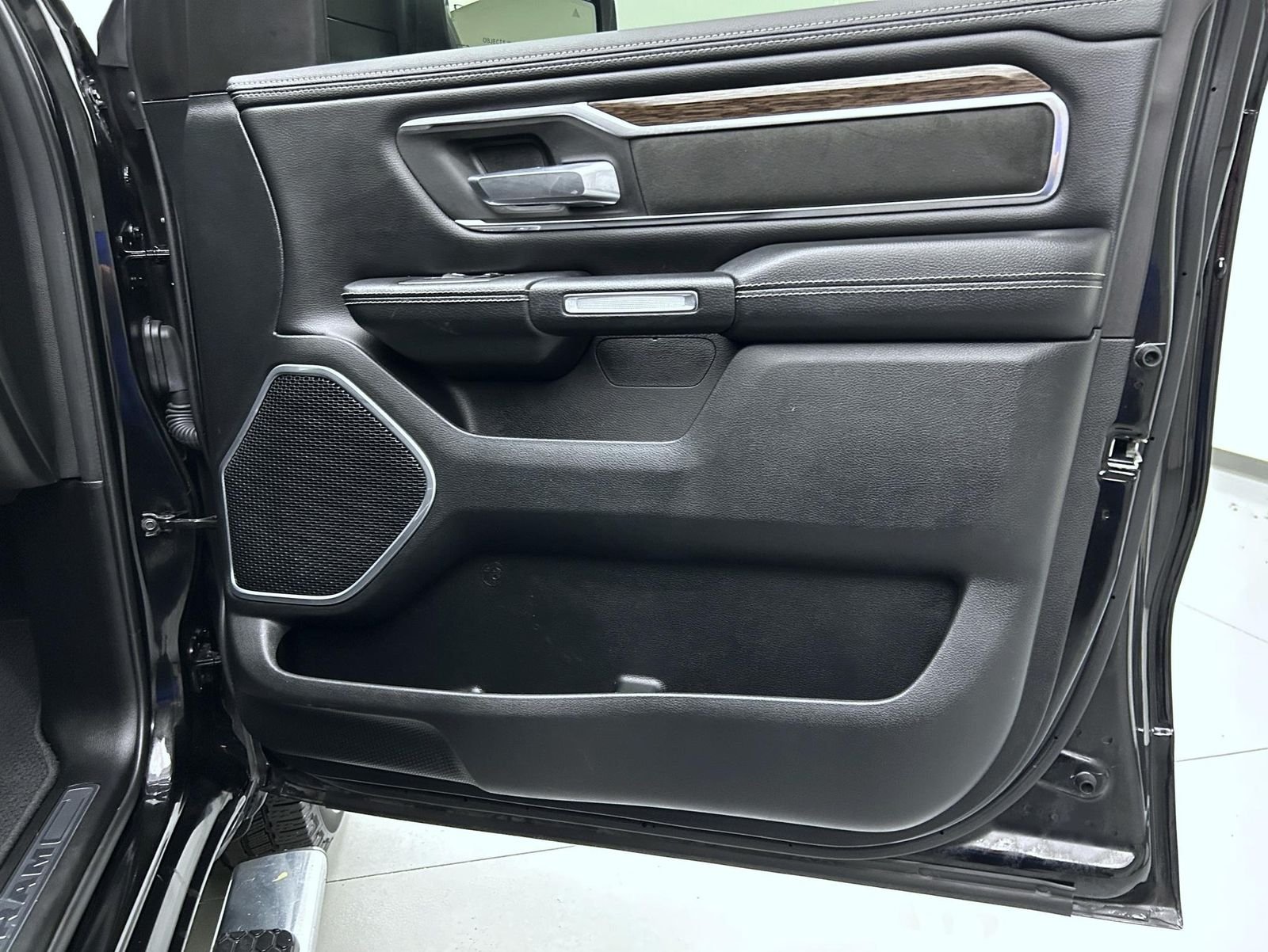 Used 2020 Black Ram Laramie image 16