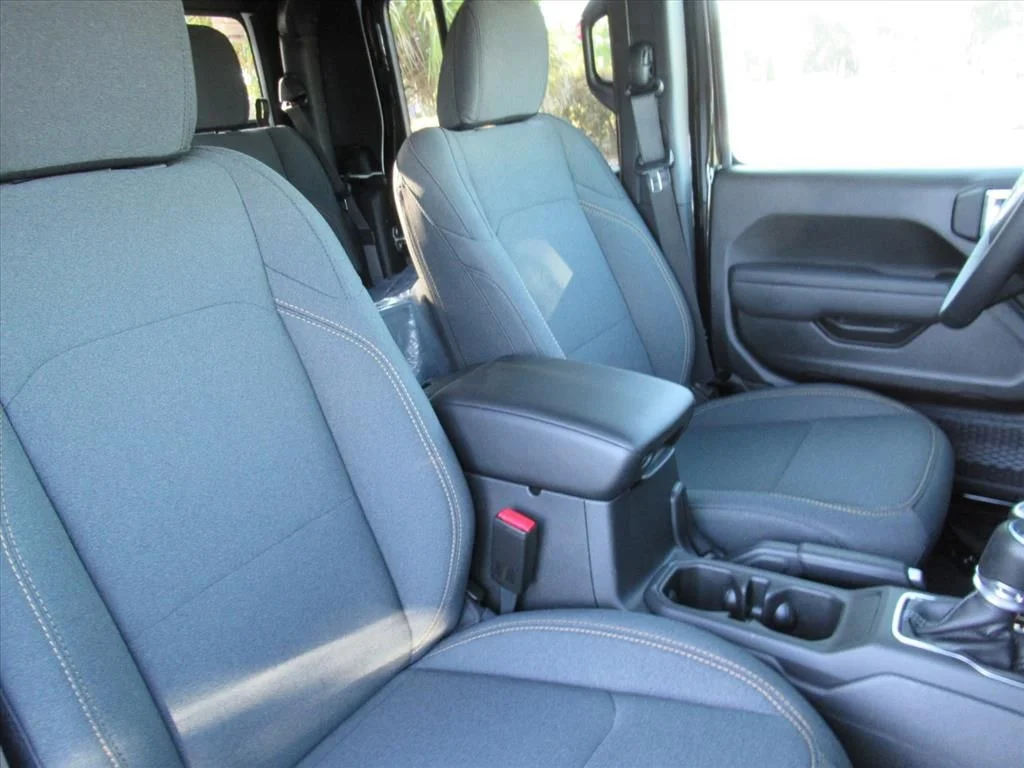 New 2026 Black Clear-Coat Exterior Paint Jeep Sport S image 9