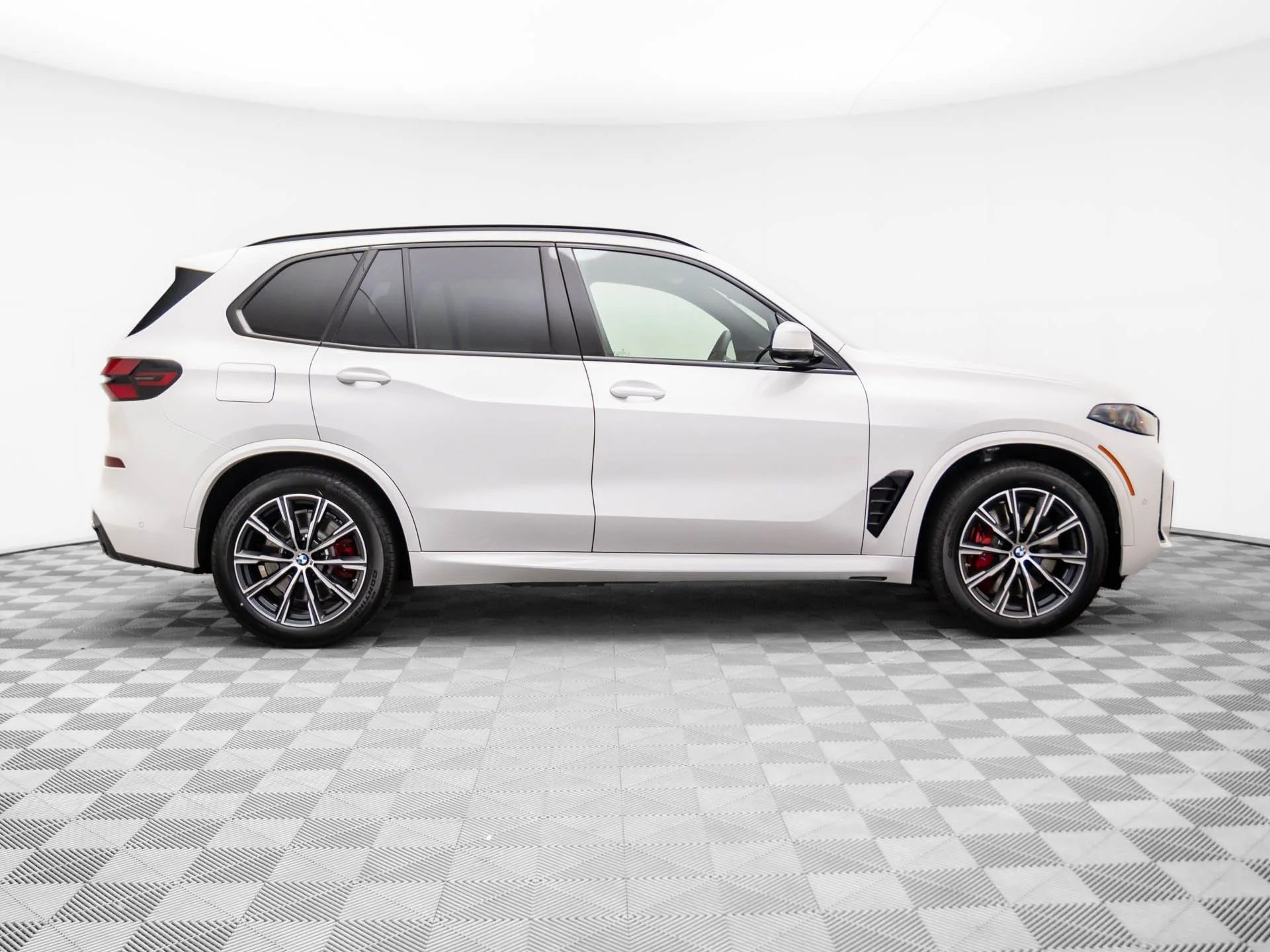 New 2026 White BMW xDrive50e image 7