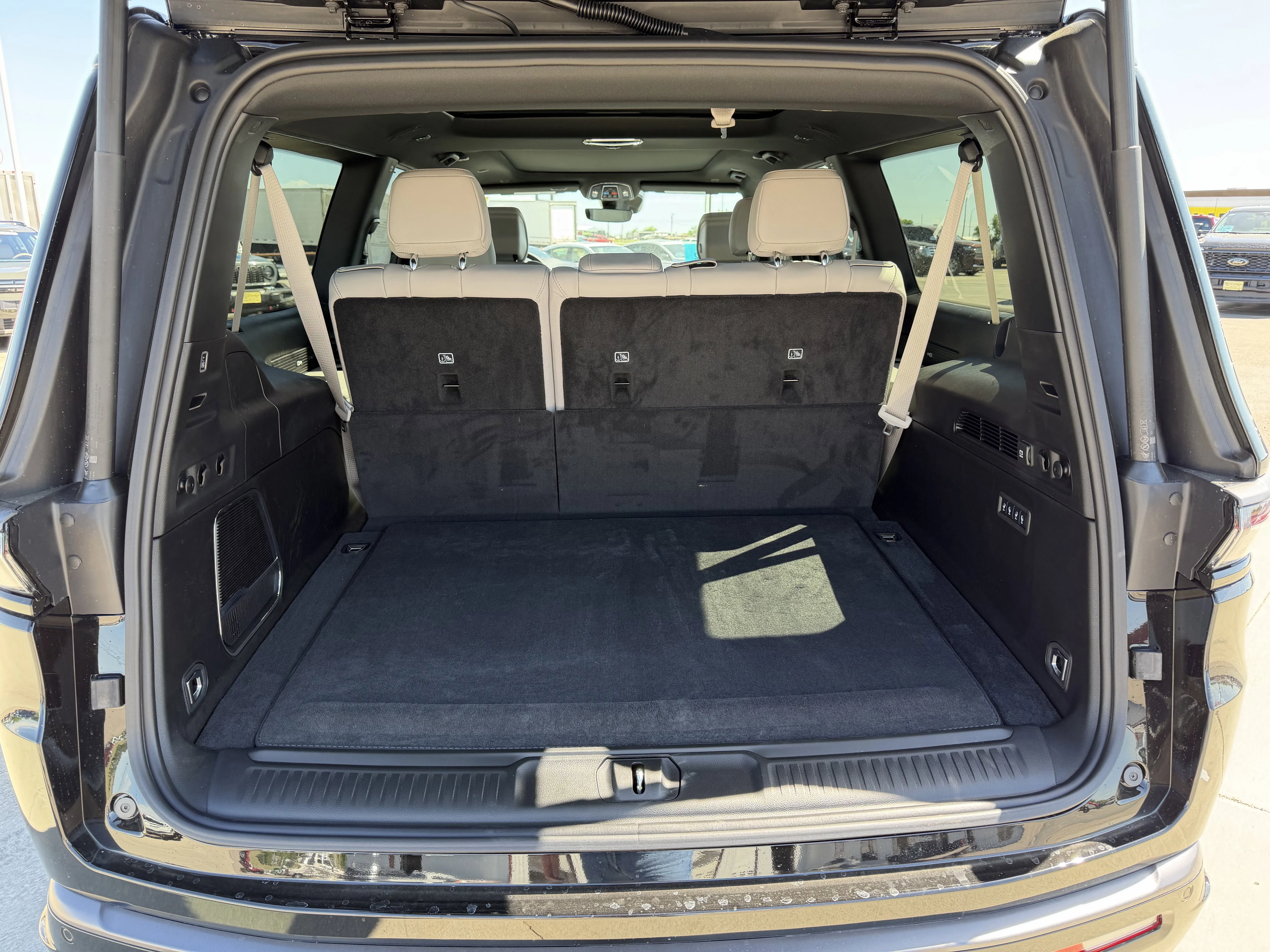 New 2026 High Gloss Black Exterior Paint Jeep Limited Reserve image 5