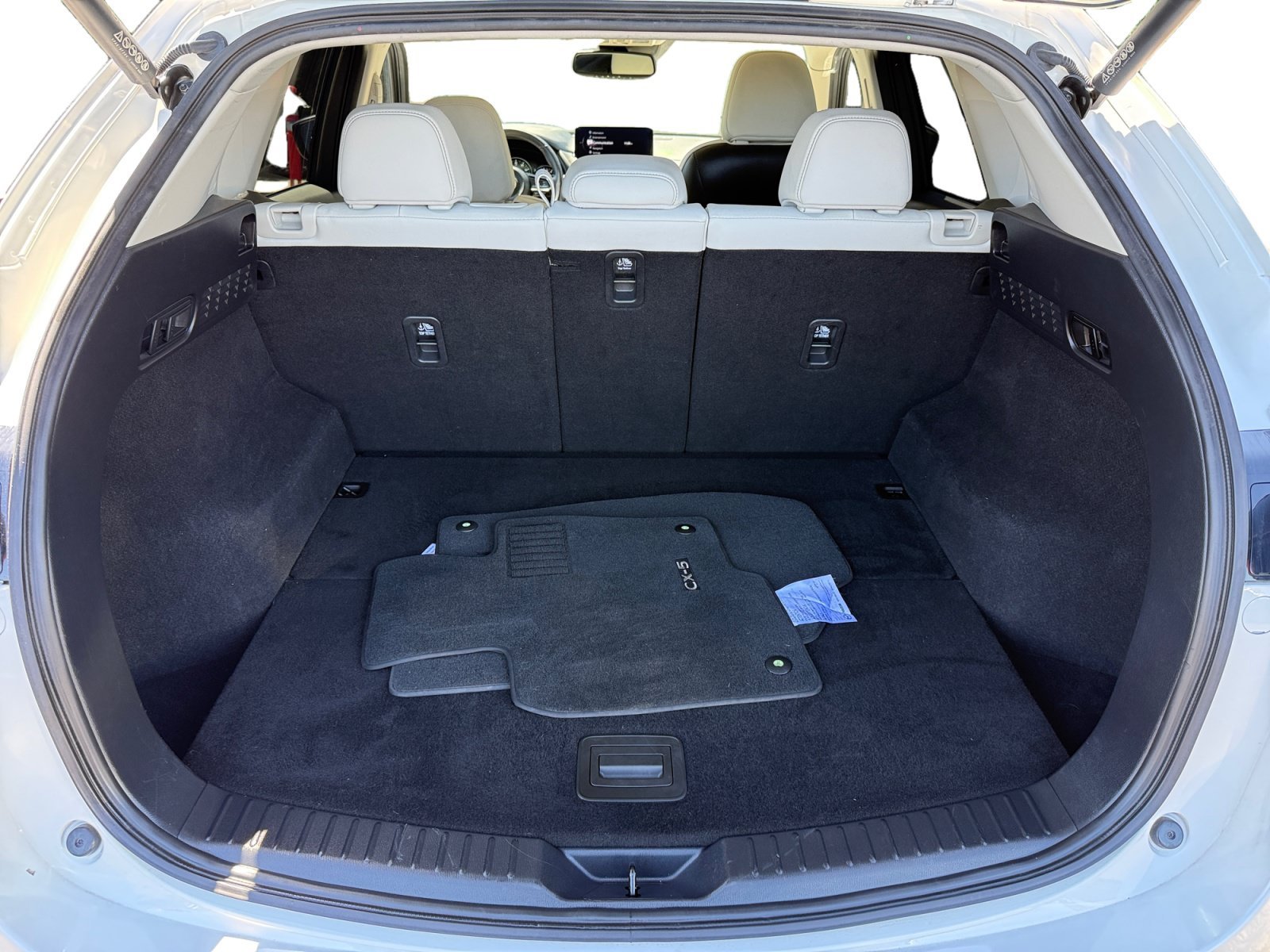 Used 2023 White Metallic Mazda 2.5 S Premium Package image 17