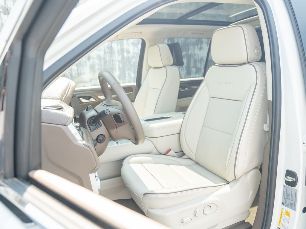 Used 2024 White GMC Denali image 20