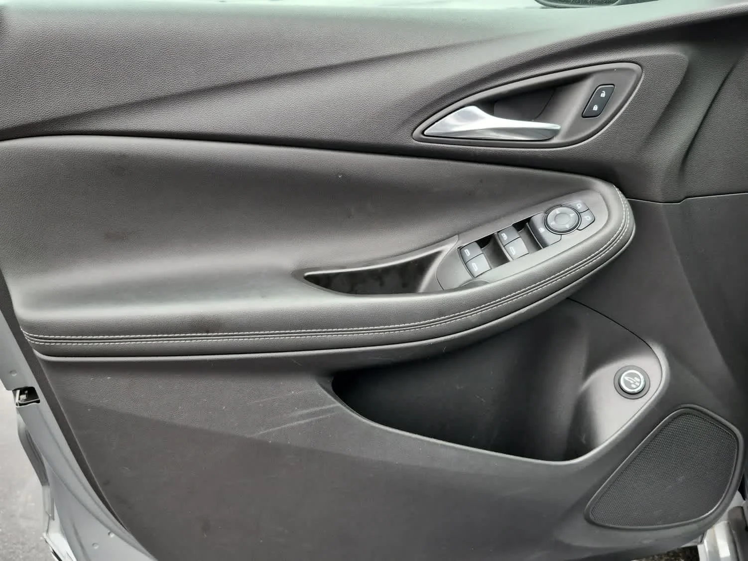 Certified Used 2023 Moonstone Gray Metallic Buick Select image 9