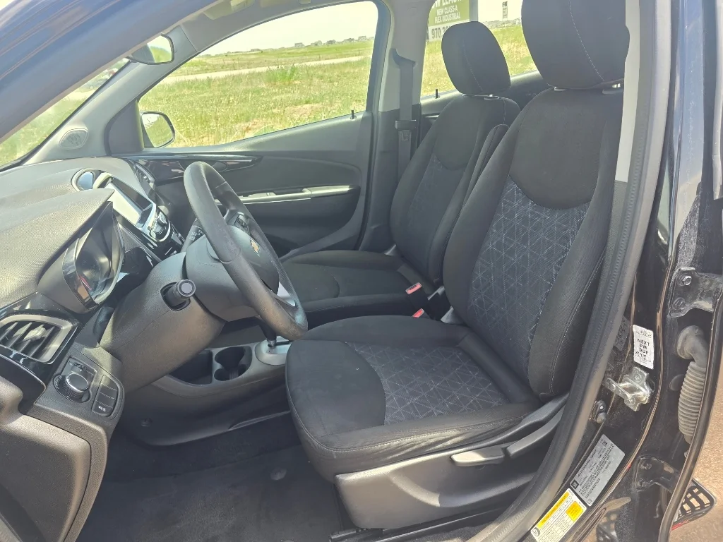 Used 2021 Mosaic Black Metallic Chevrolet 1LT image 13