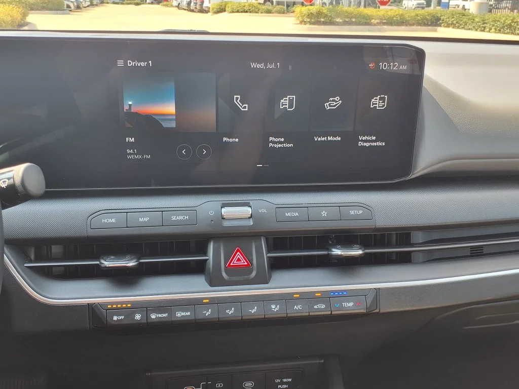 Used 2025 Red Kia LXS image 19