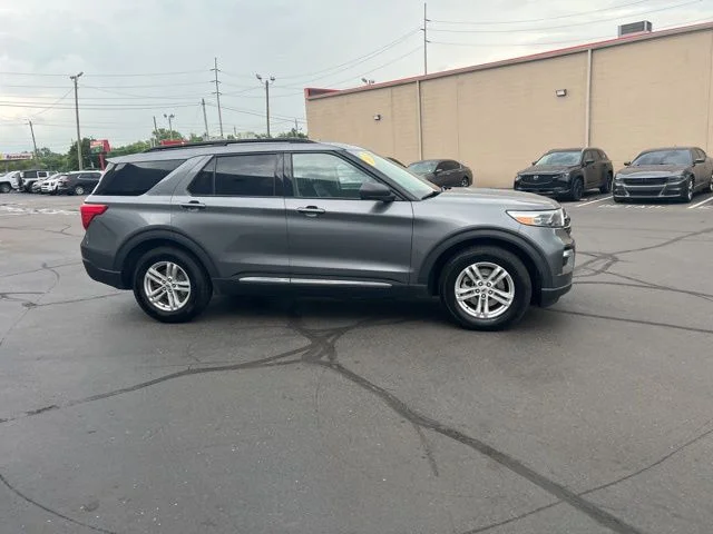 Used 2023 Gray Ford XLT image 4