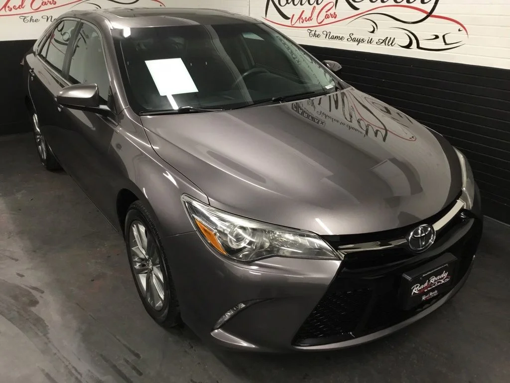 Used 2017 Gray Toyota SE image 2