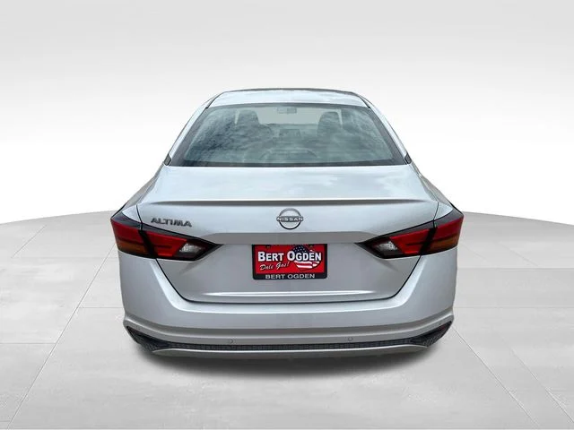 Used 2024 Silver Nissan 2.5 S image 6