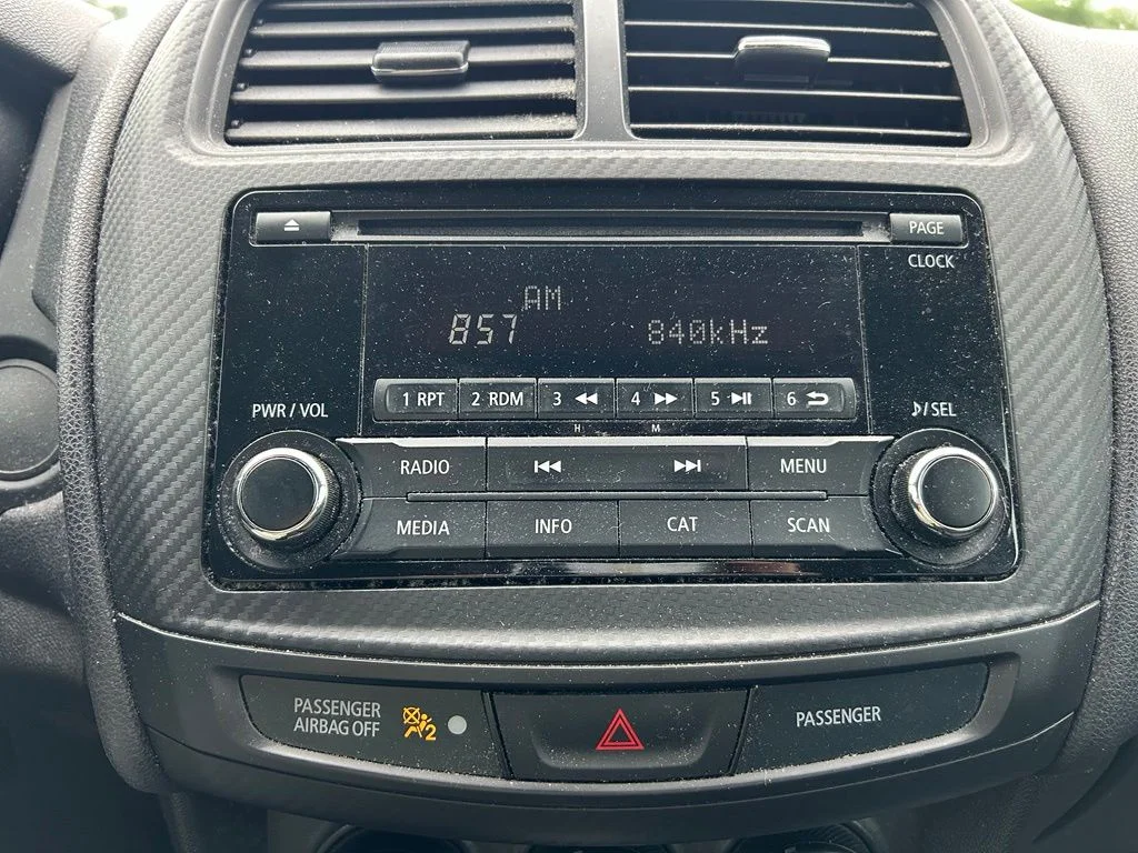 Used 2015  Mitsubishi ES image 19