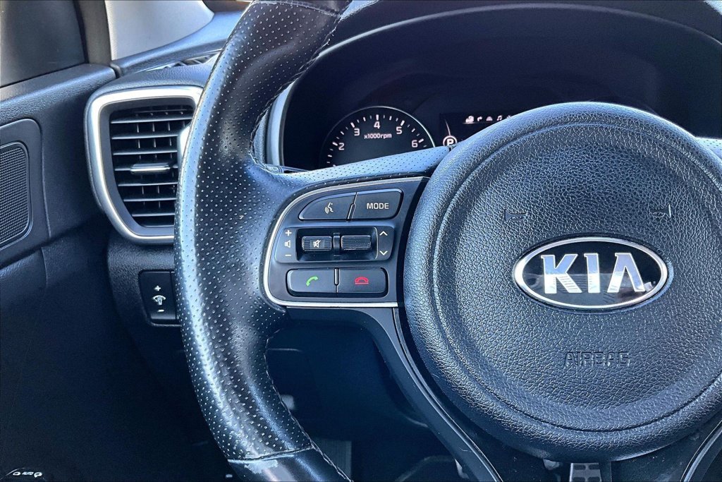 Used 2019 White Kia SX image 18