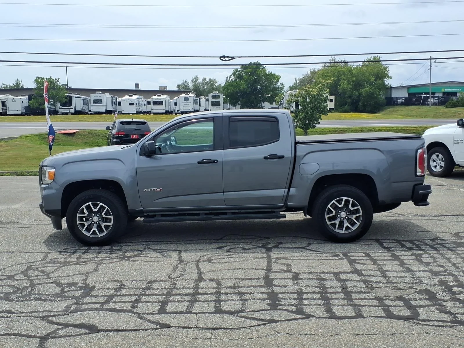 Used 2021 Steel Metallic GMC AT4 w/Cloth image 8