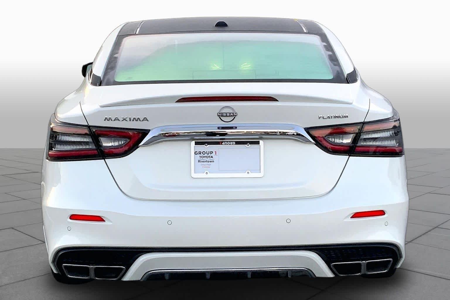 Used 2023 Pearl White Tricoat Nissan Platinum image 5