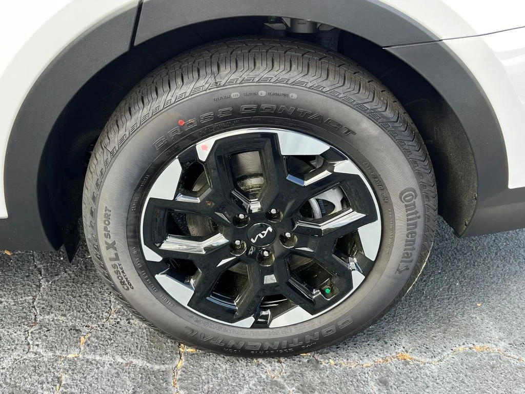 2025 Kia Sorento S - Photo 19