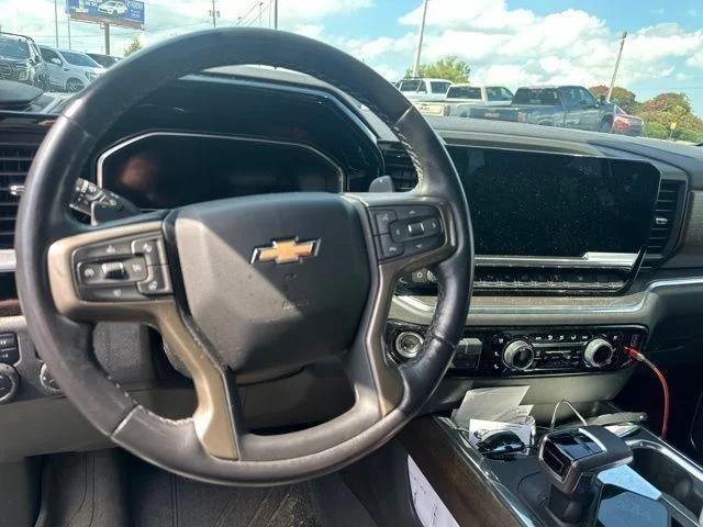 Used 2023 Black Chevrolet High Country image 32
