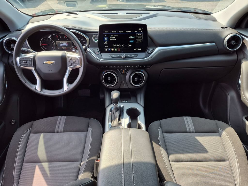 Used 2025 Black Chevrolet 2LT image 27