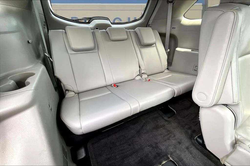 Used 2015 Predawn Gray Mica Toyota XLE V6 image 28