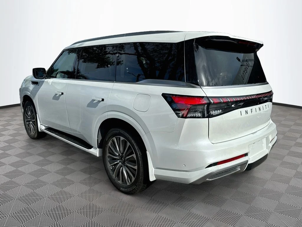 New 2027 RADIANT WHITE INFINITI Luxe 2WD image 7